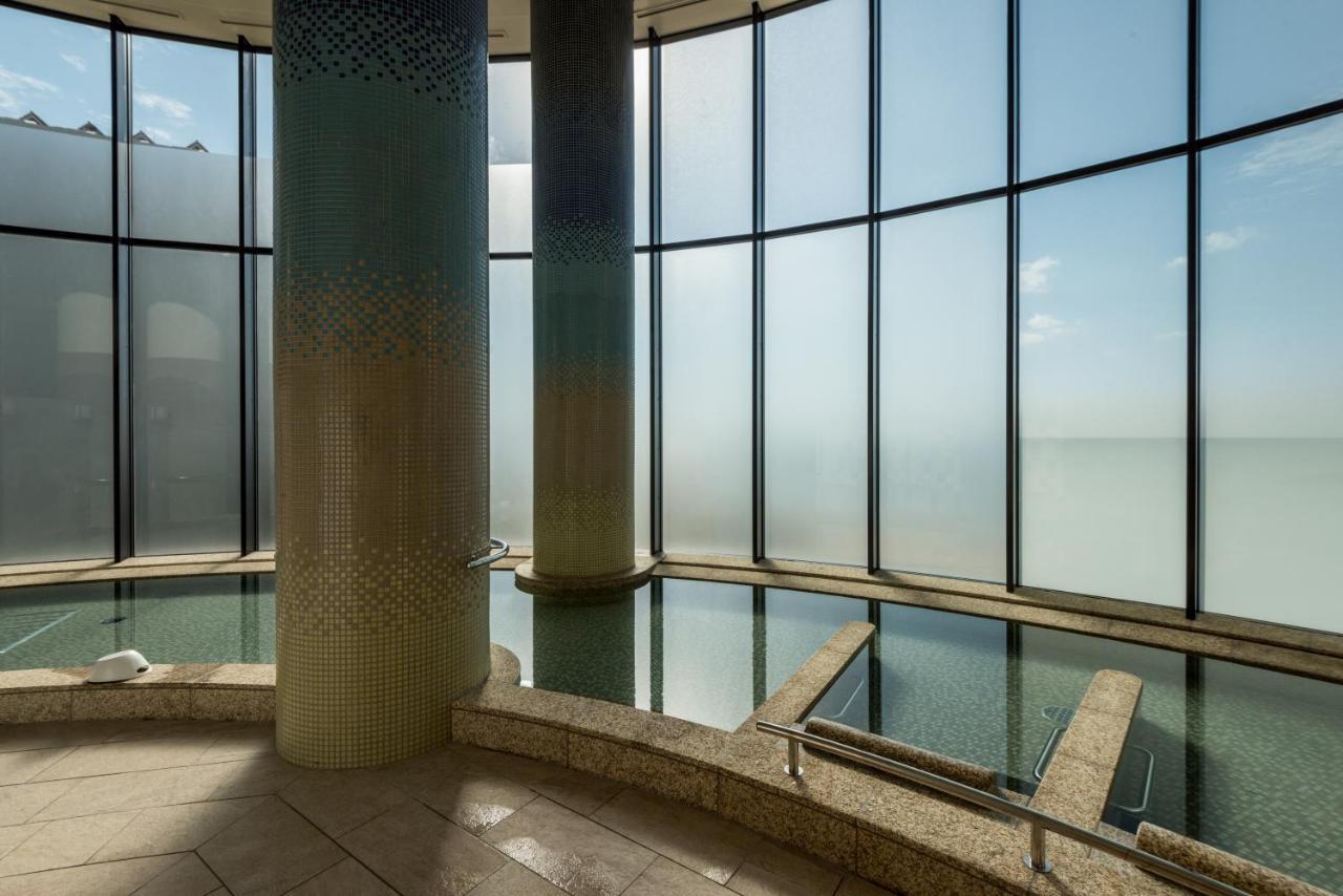 Sheraton Okinawa Sunmarina Resort Онна Екстер'єр фото