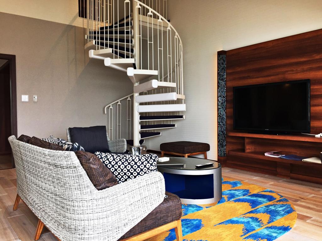 Sheraton Okinawa Sunmarina Resort Онна Екстер'єр фото