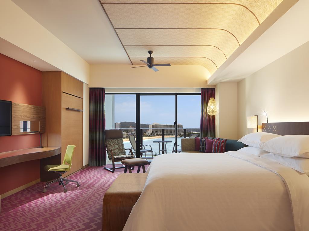 Sheraton Okinawa Sunmarina Resort Онна Екстер'єр фото