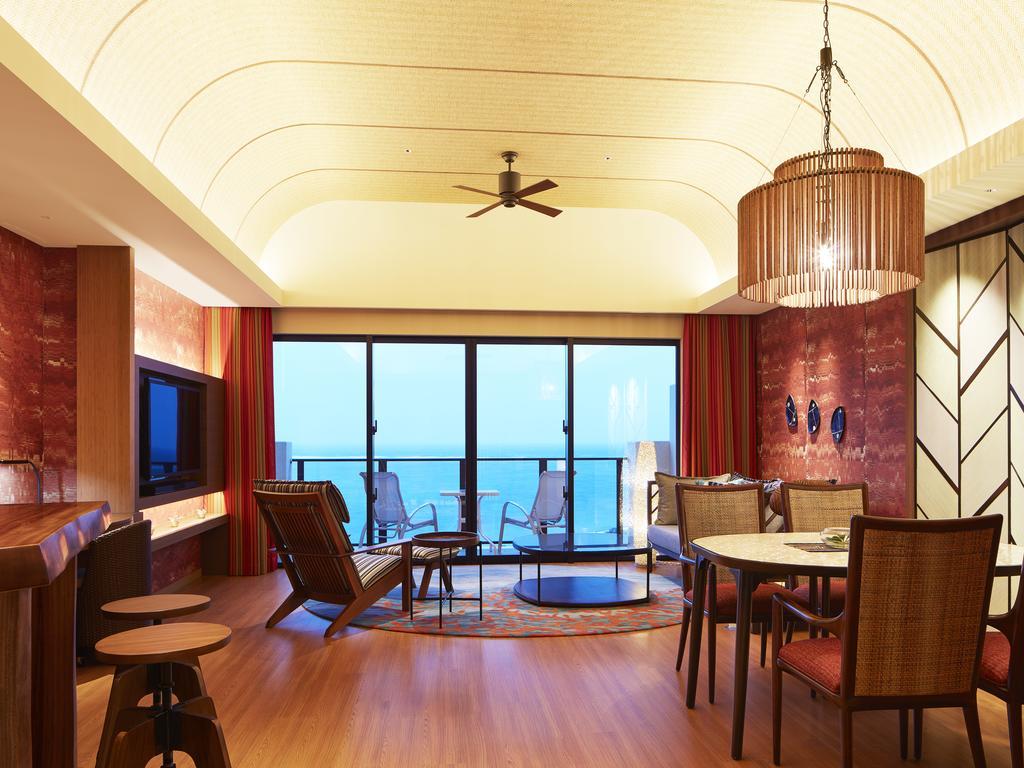 Sheraton Okinawa Sunmarina Resort Онна Екстер'єр фото