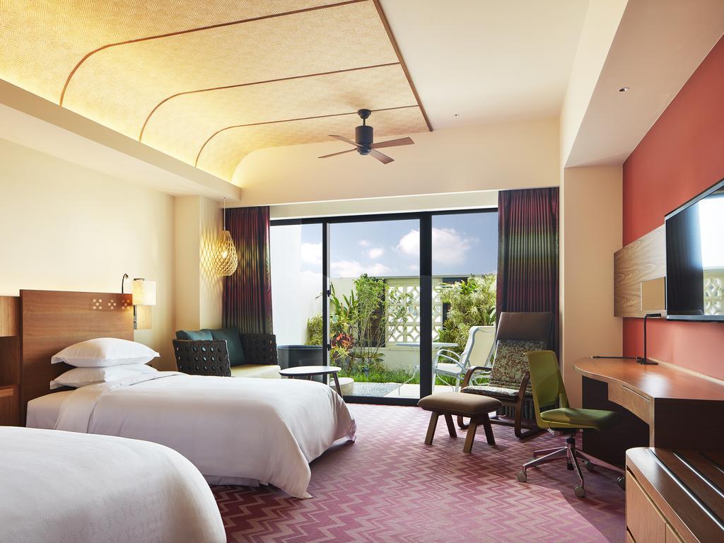 Sheraton Okinawa Sunmarina Resort Онна Екстер'єр фото
