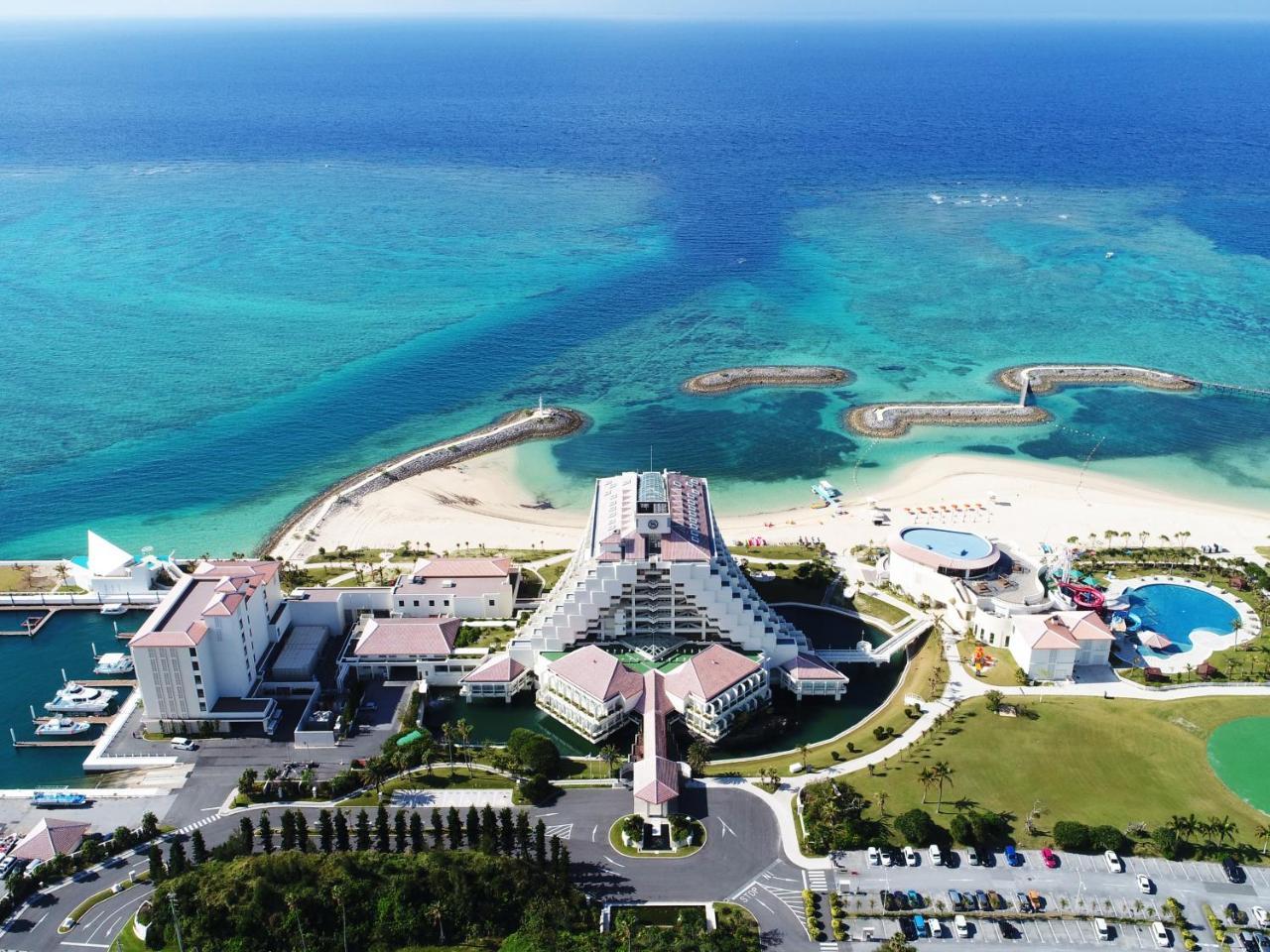 Sheraton Okinawa Sunmarina Resort Онна Екстер'єр фото
