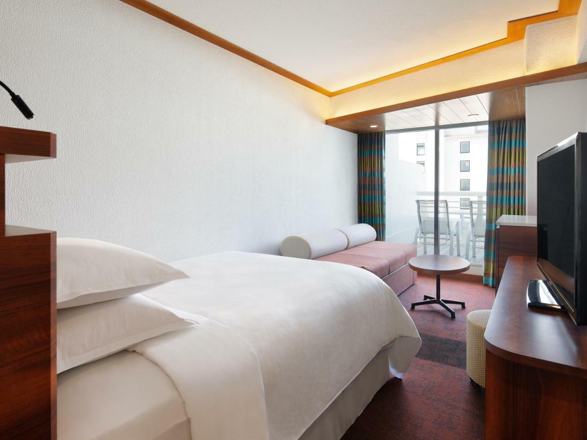 Sheraton Okinawa Sunmarina Resort Онна Екстер'єр фото