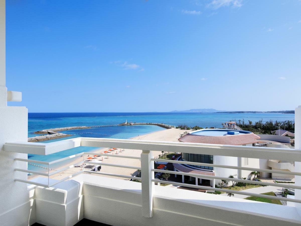 Sheraton Okinawa Sunmarina Resort Онна Екстер'єр фото