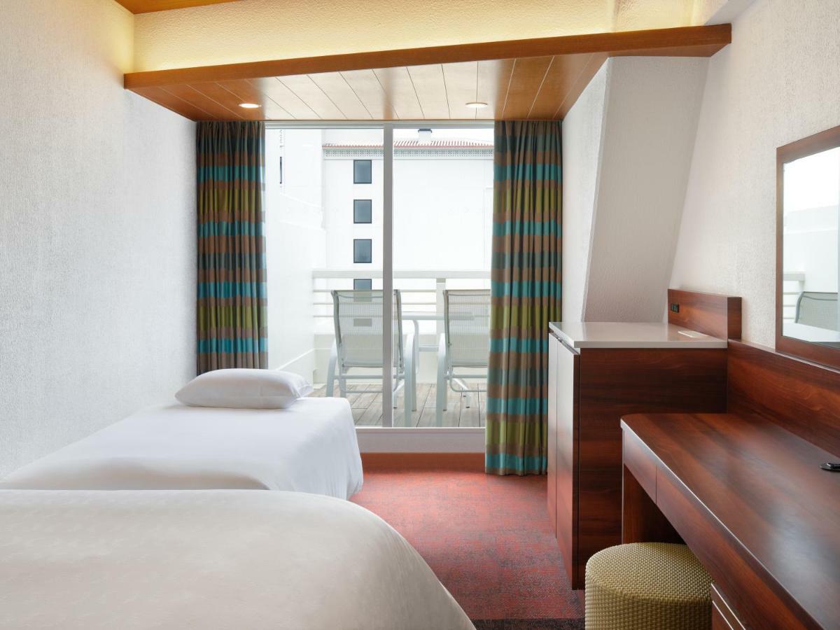 Sheraton Okinawa Sunmarina Resort Онна Екстер'єр фото