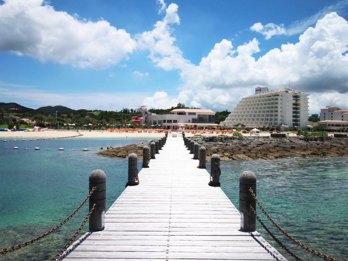 Sheraton Okinawa Sunmarina Resort Онна Екстер'єр фото