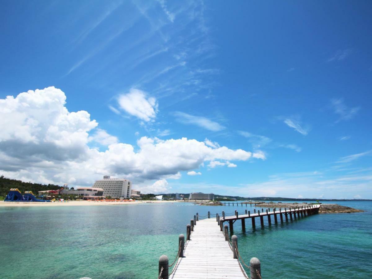 Sheraton Okinawa Sunmarina Resort Онна Екстер'єр фото