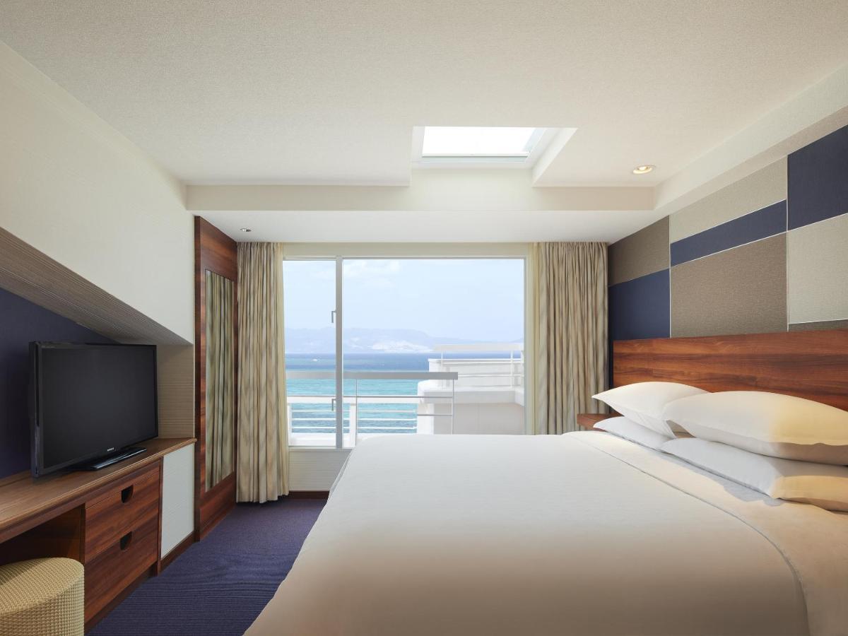 Sheraton Okinawa Sunmarina Resort Онна Екстер'єр фото