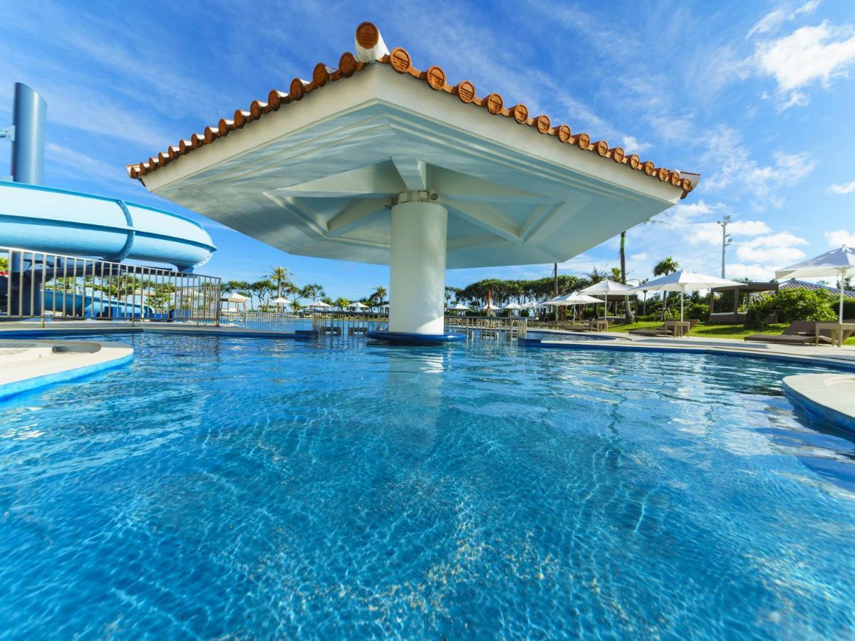 Sheraton Okinawa Sunmarina Resort Онна Екстер'єр фото