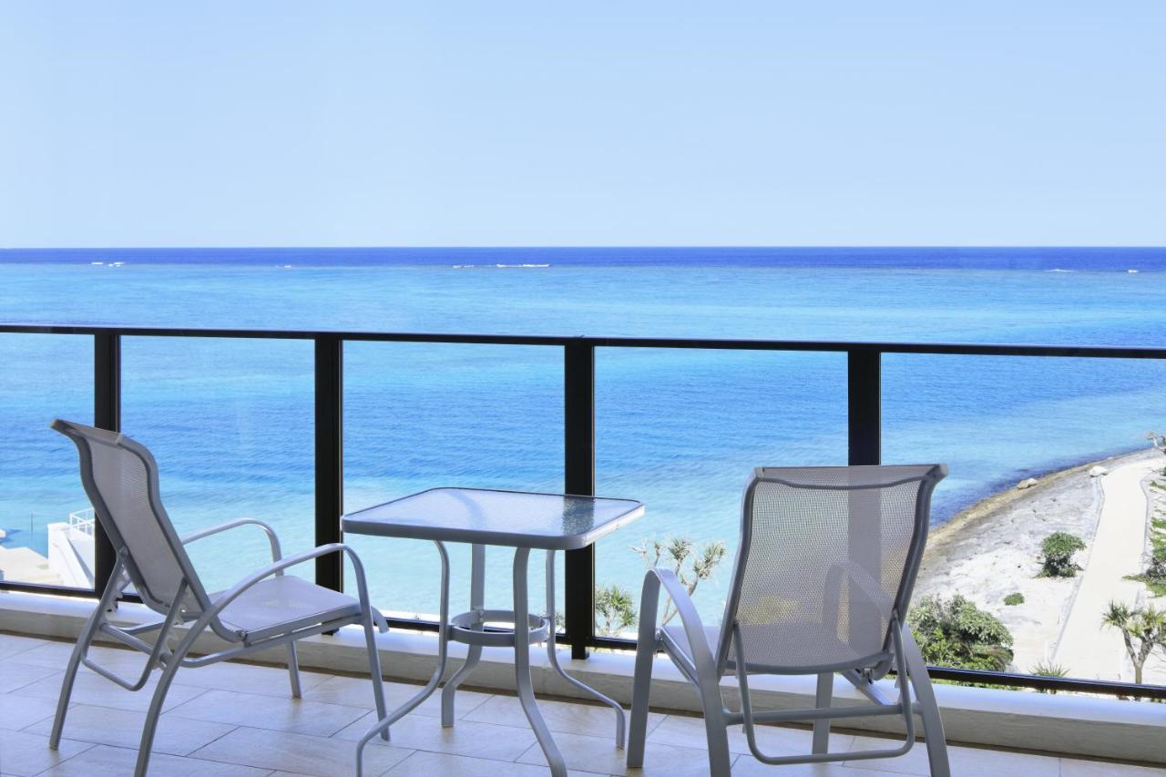 Sheraton Okinawa Sunmarina Resort Онна Екстер'єр фото
