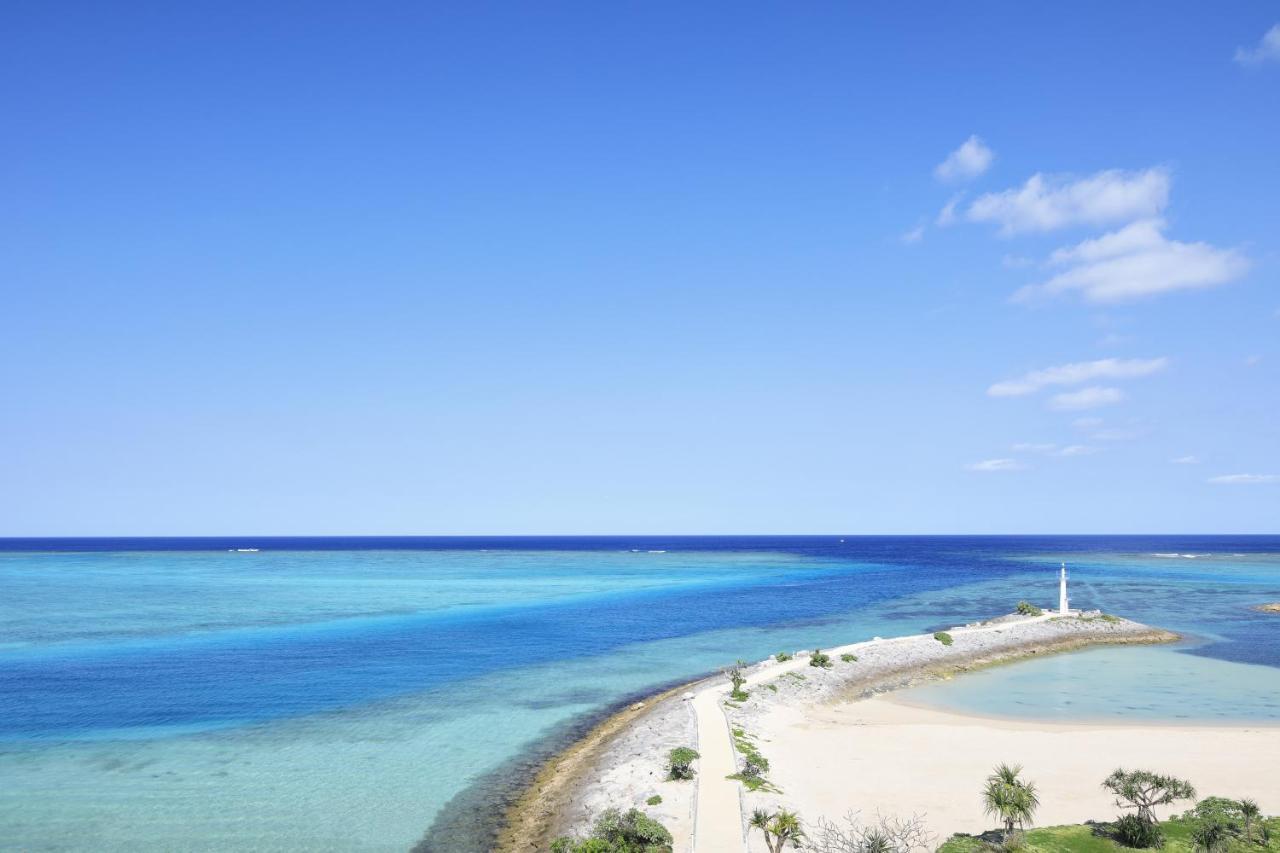 Sheraton Okinawa Sunmarina Resort Онна Екстер'єр фото