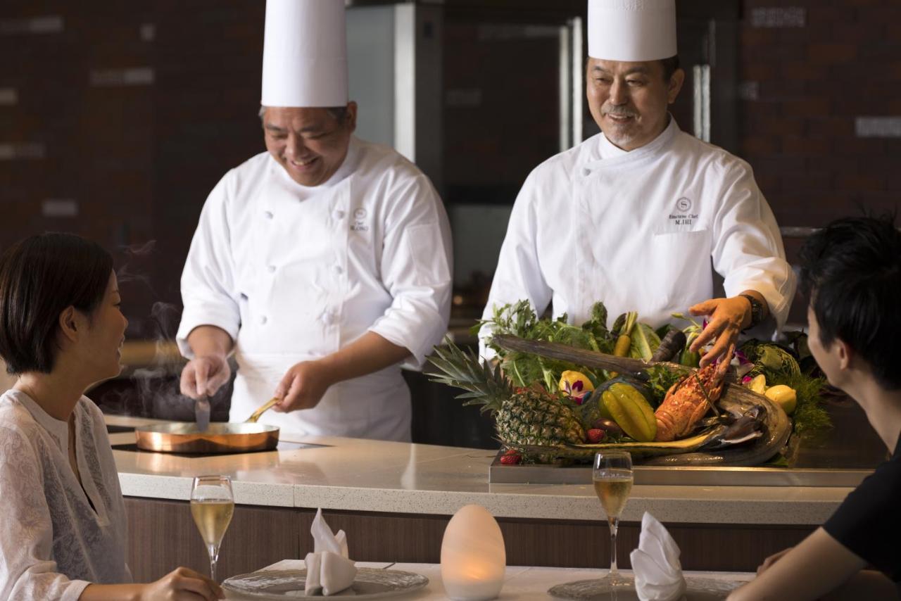 Sheraton Okinawa Sunmarina Resort Онна Екстер'єр фото